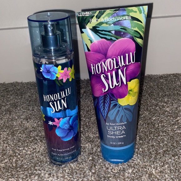 **LIKE NEW BATH & BODY WORKS SET - Picture 2 of 5